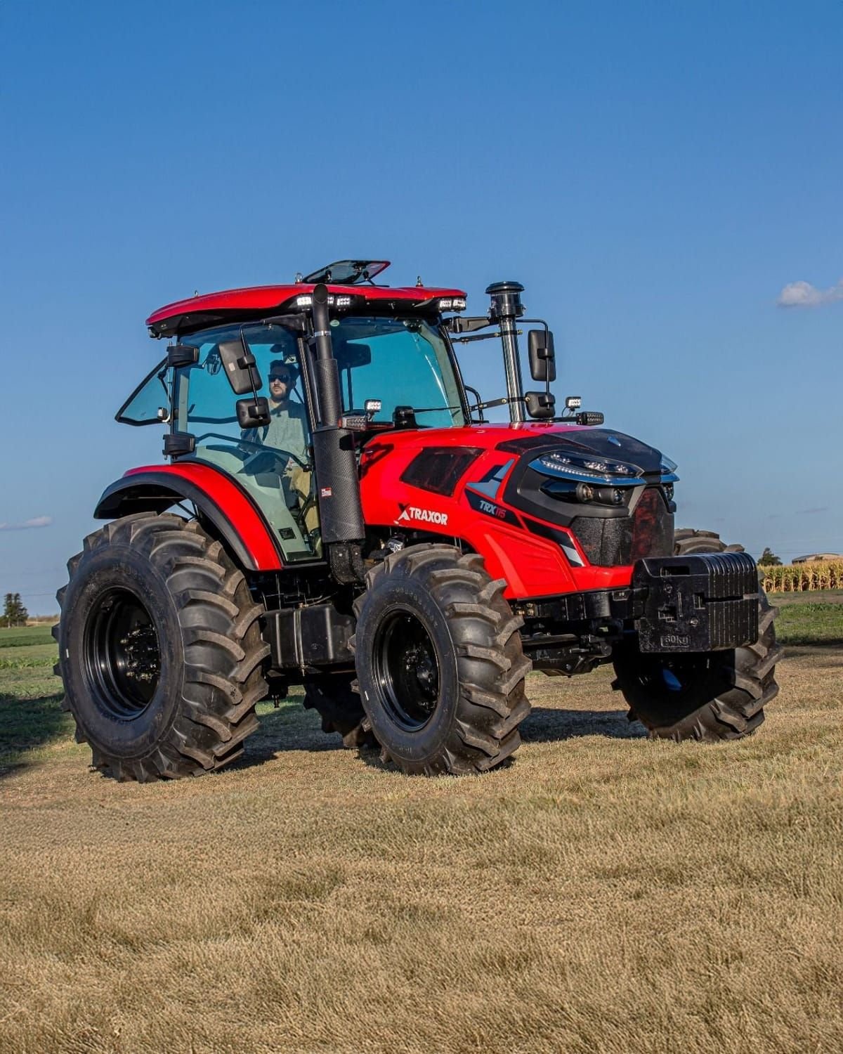 Tractor Traxor TRX 115 con cabina