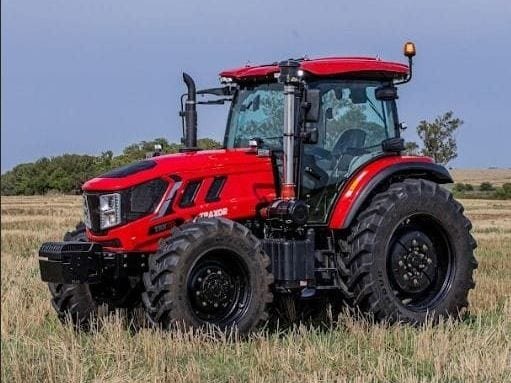 Tractor Traxor TRX 130 rojo con cabina