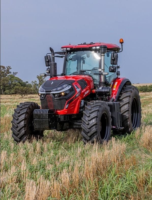 Tractor Traxor TRX 150 con cabina