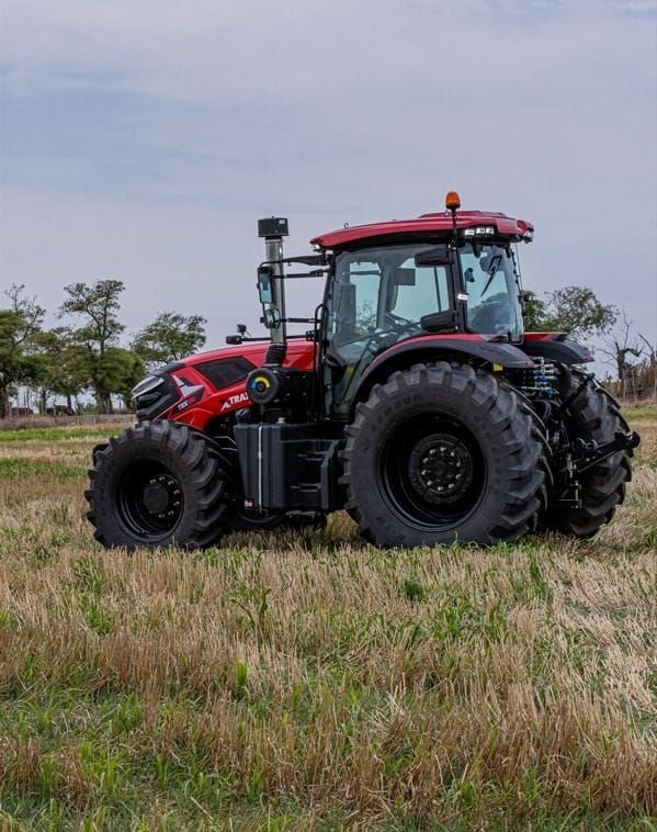 Tractor Traxor TRX 180 de atrás y de costado