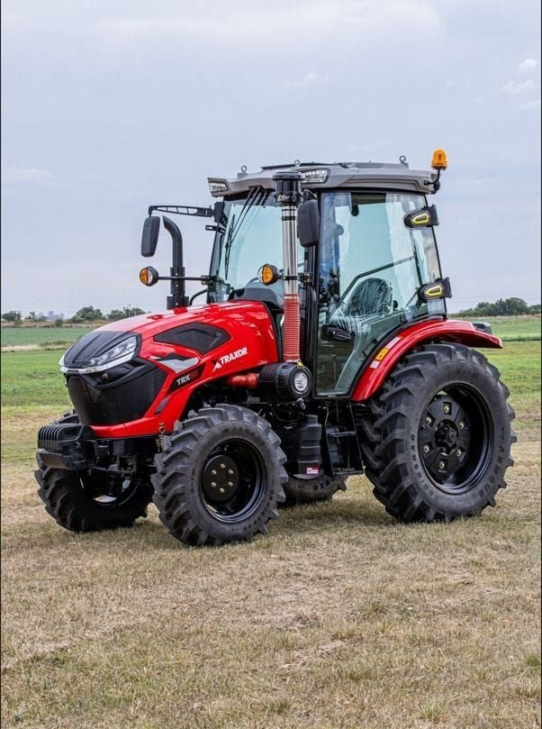 Tractor Traxor TRX 80 con cabina