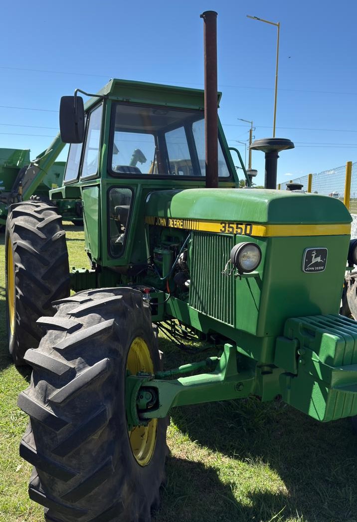 JOHN DEERE 3350 Cabinado año 1996